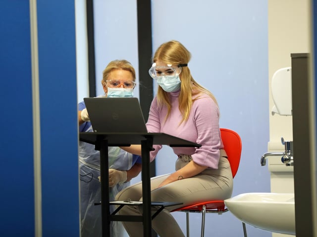Nurses prepare for the vaccinations (photo: PA Wire/ Danny Lawson)