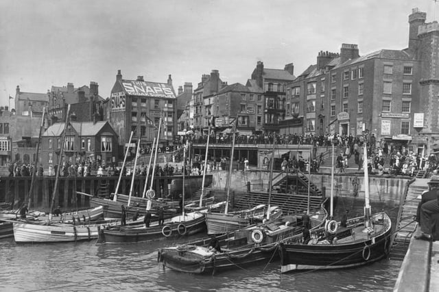 The harbour at Bridlington, Yorkshire, circa 1920.