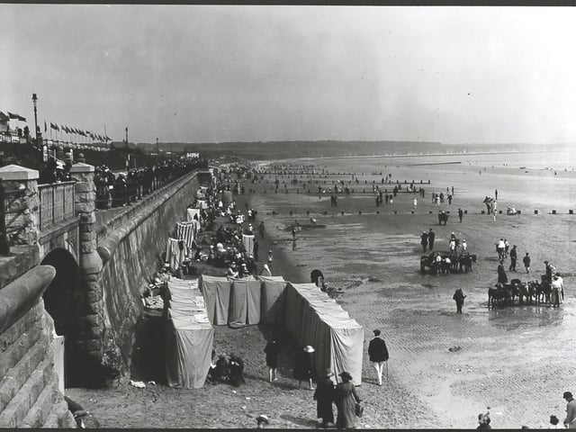 Tents on the beach at Prince's Parade, Bridlington, England, circa 1913.