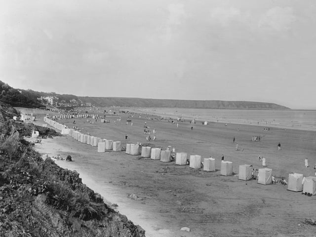 A beach scene at Filey, Yorkshire, circa 1910.