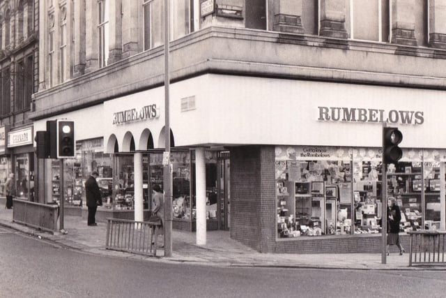 Rumbelows on the corner of Duncan Street in November 1979.
