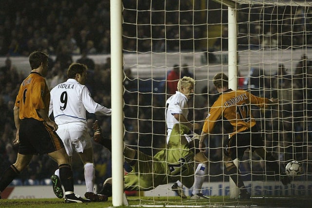 Alan Smith opened the scoring from close range after Stephen Caldwell's knock-down in the 14th minute.