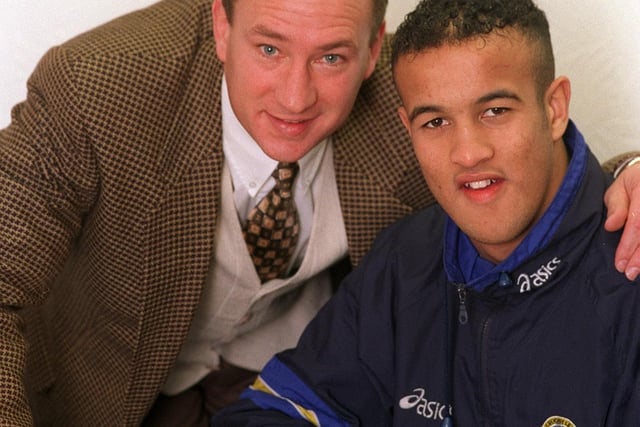 Jamie Jones-Buchanan signed for Leeds RL. He is pictured with coach Dean Bell.