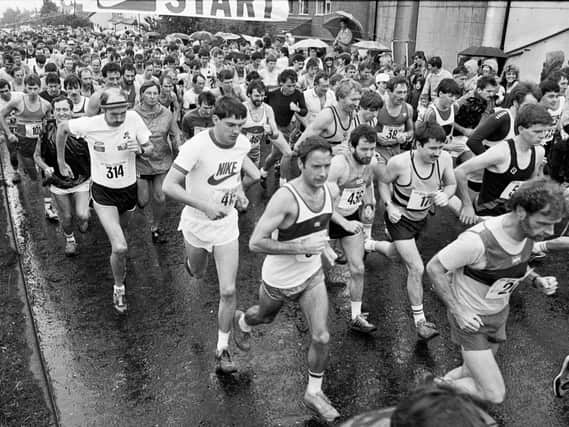 Appley Bridge half marathon gets under way in the 1980s