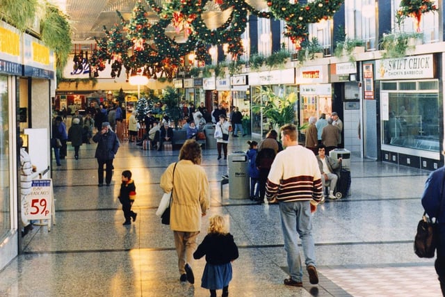 Inside Crossgates Shopping Centre in December 1997.
