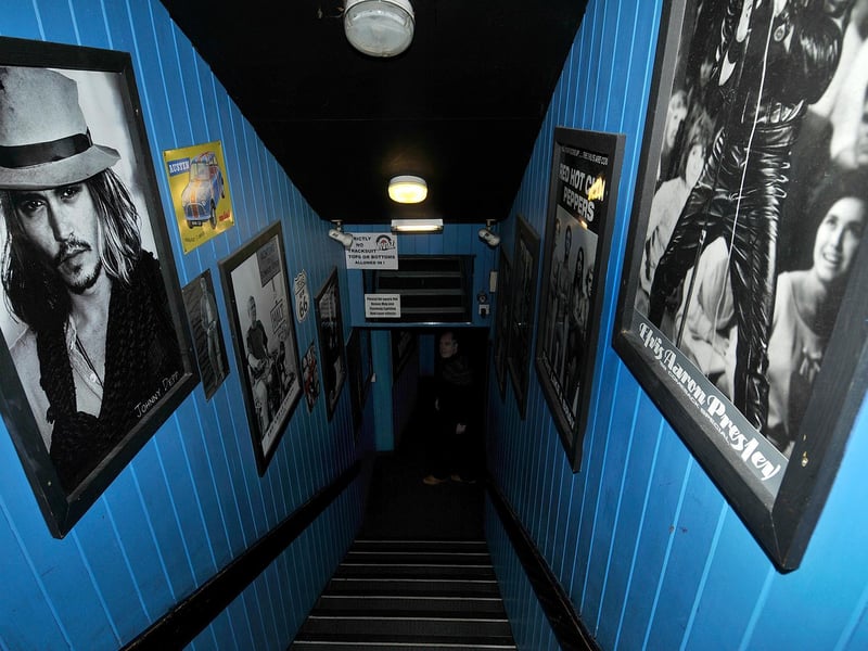 Vivaz was the final incarnation of a club that was in the basement of the Salisbury Hotel. It was home to the Lowenbrau Bier Keller, and then the very popular Lemon Tree, The Underground, The Tomb and Kasbah.