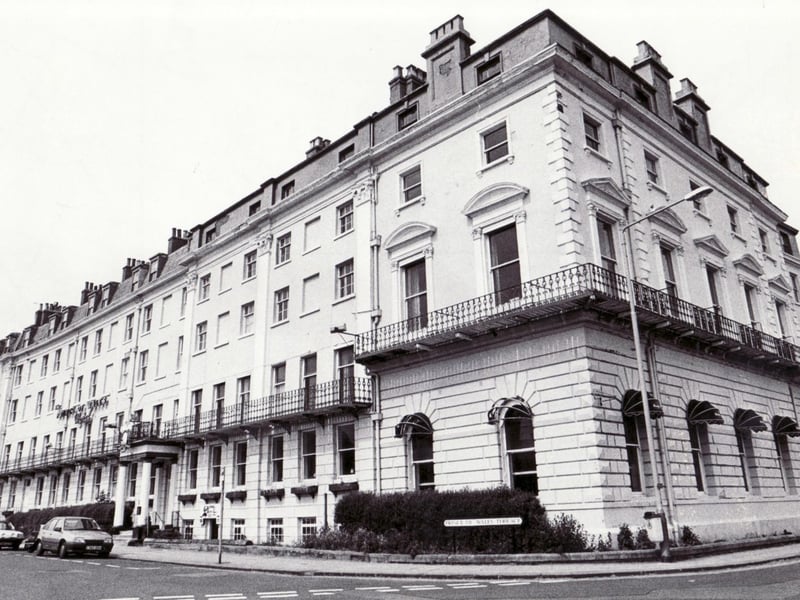 The Dammet Garm nightclub opened in the basement of the Prince of Wales Hotel (now apartments) on Esplanade in 1982, beneath the Amico di Siadatan restaurant. The club was run by Amico's management team.