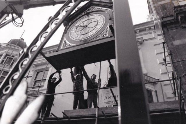 Dyson's Clock, Briggate.