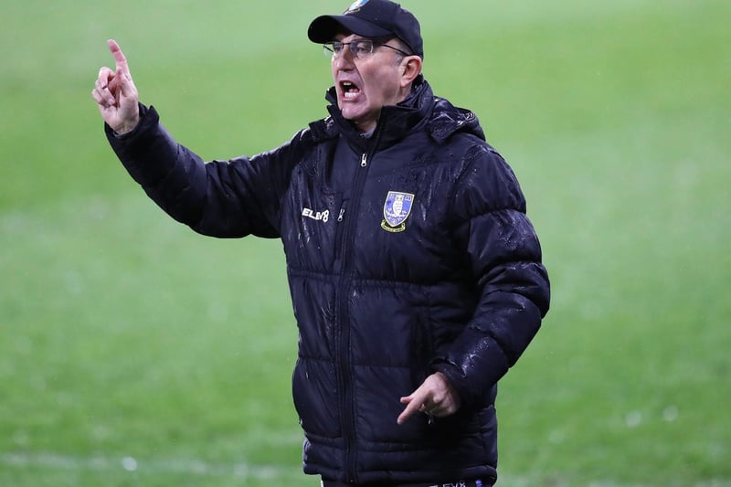 Tony Pulis, manager of Sheffield Wednesday gives their team instructions during the Sky Bet Championship match between Huddersfield Town and Sheffield Wednesday at John Smith's Stadium on December 08, 2020 in Huddersfield, England.