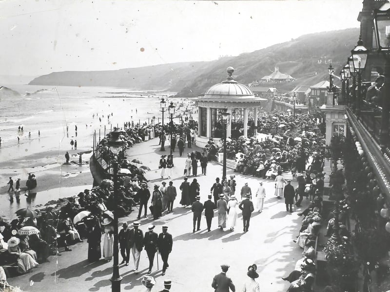 Holiday crowds at the Spa, Scarborough, England, circa 1913.