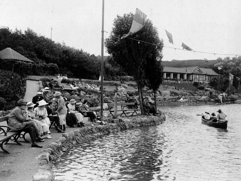 1922: People boating on Peasholm Lake in Scarborough.