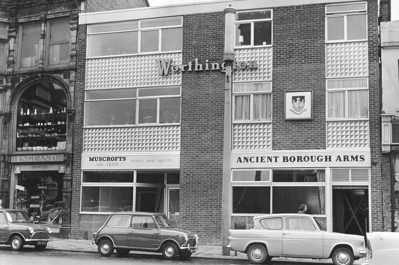 The Ancient Borough Arms in Pontefract, pictured in 1964.