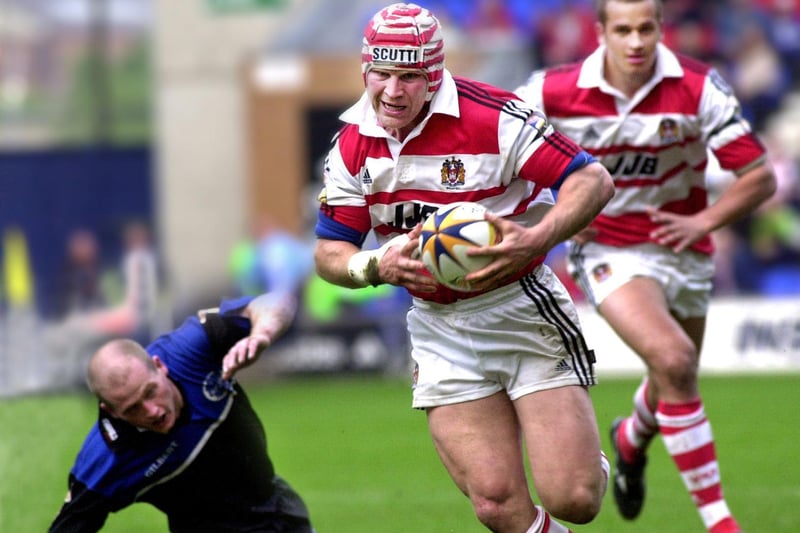 Wigan Warriors forward, Mick Cassidy, makes the hard yards in a Super League match against Halifax Blue Sox at the JJB Stadium on Friday 15th of June 2001.
Wigan won 50-18.