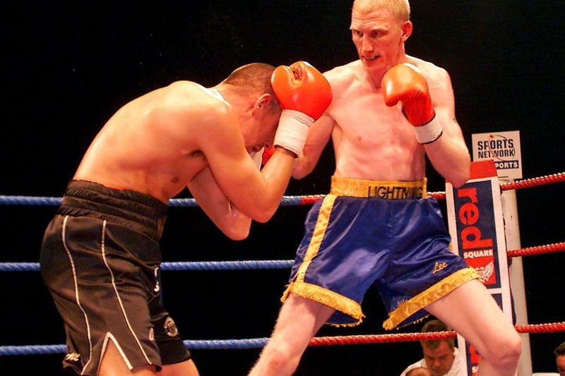 Wigans Lee Blundell, right, in action against Manchesters Anthony Farnell in the WBO Intercontinental Light Middleweight Championship contest at MEN Arena, Manchester, Saturday 15th September 2001.