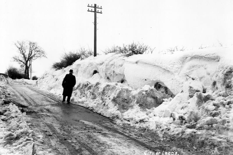 High banked snow on Eccup Lane, five days after ploughing.