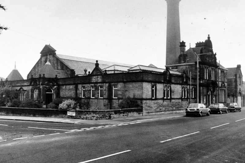 Bramley Conservative Club and Bramley Baths in November 1986.