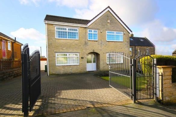 Farsley Spring bank Primary School (Ofsted rating good)
Four/six Bedrooms
Internal viewings recommended
Detached
Great family home
Multiple car driveway
Garage
Multi functional property