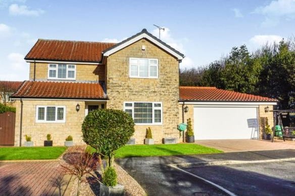 Tadcaster Grammar School (Ofsted rating good) 
Four bedrooms
Detached house
Master bedroom with en suite wet room
Double garage with electric doors
Attractive good sized Garden
Located at head of quiet cul de sac