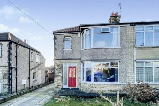 This is an ideal property for first time buyers to get onto the housing market. The three bedroom semi-detached property is situated on a really quiet location of Pudsey, very close to many amenities and transport links.