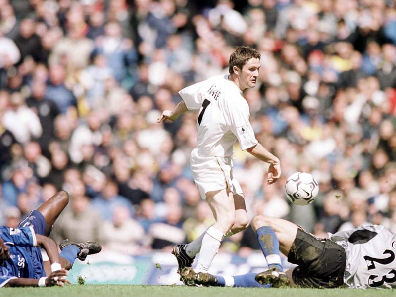 Super-sub Robbie Keane rounds Chelsea goalkeeper Carlo Cudicini to score after 85 minutes.