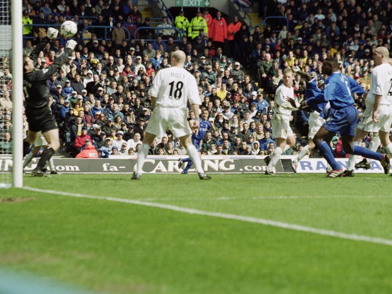 Nigel Martyn saves a shot from Chelsea's Mario Melchiot.