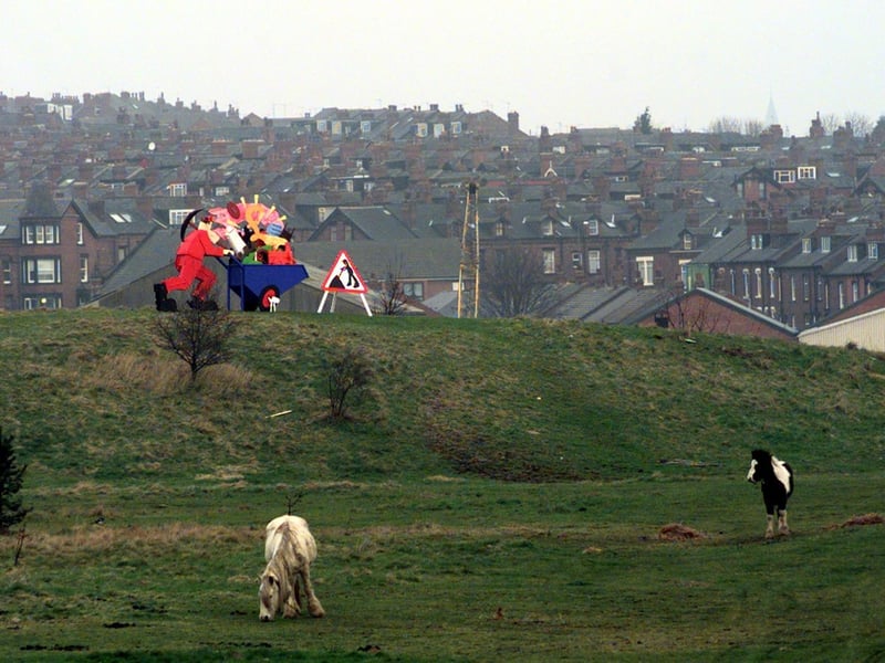The sculpture received extensive coverage from the media.