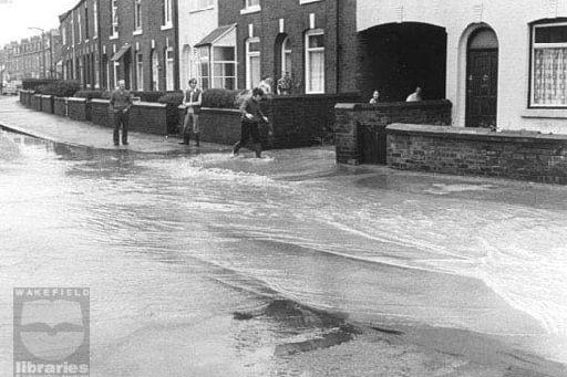 Floods Alverthorpe Road 1983 Picture from John Goodchild Collection care of Wakefield Cultural Services @ www.twixtaireandcalder.org.uk