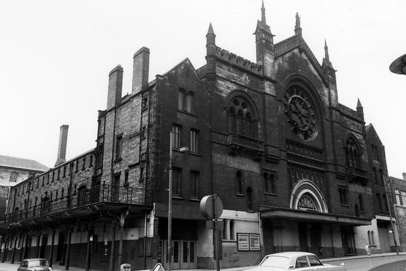 The Gaumont Cinema on Cookridge Street entertained generations of cinema-goers before closing in December 1961. Then became a Bingo Hall until 1969. It was the Town & Country Club between 1992 and 2000.