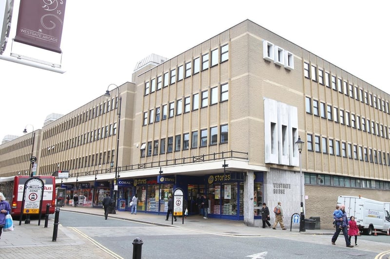 One reader said: "Westgate House, its a huge building overshadowing the Piece Hall and prevents Hattersfold from being connected to Market St! It would replace it with a nice green space!"