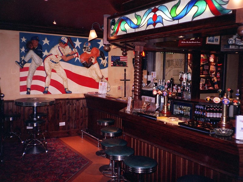 Do you remember Minnesotas Bar in the Excelsior Snooker Club on Tong Road?