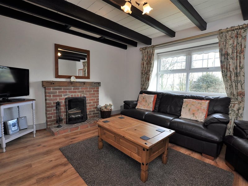 A spacious sitting room