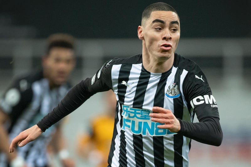 Newcastle United midfielder Miguel Almiron has admitted he would like to 'play in a team that fights more' amid speculation over his future. (Chronicle)