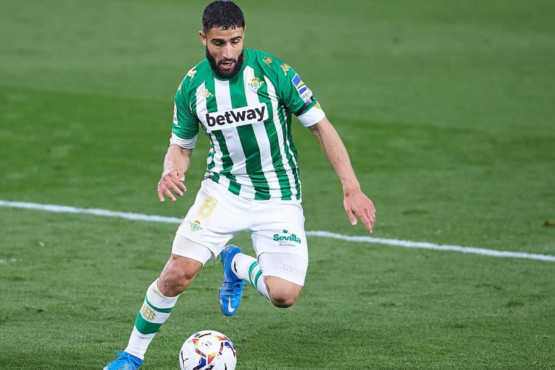 Arsenal are the favourites to sign Real Betis forward Nabil Fekir. The Frenchman, 27, has also been linked with Liverpool and Barcelona. (Tuttomercato)