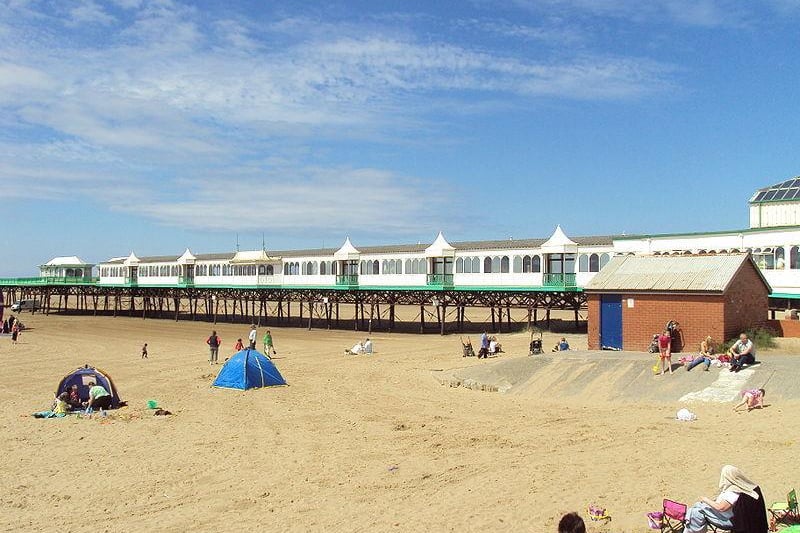 At St Annes seafront and beach there are miles of open public land to explore. It’s an enormous natural beach. Walk the beautifully tended promenade gardens and enjoy traditional seaside attractions with fun for all the family.