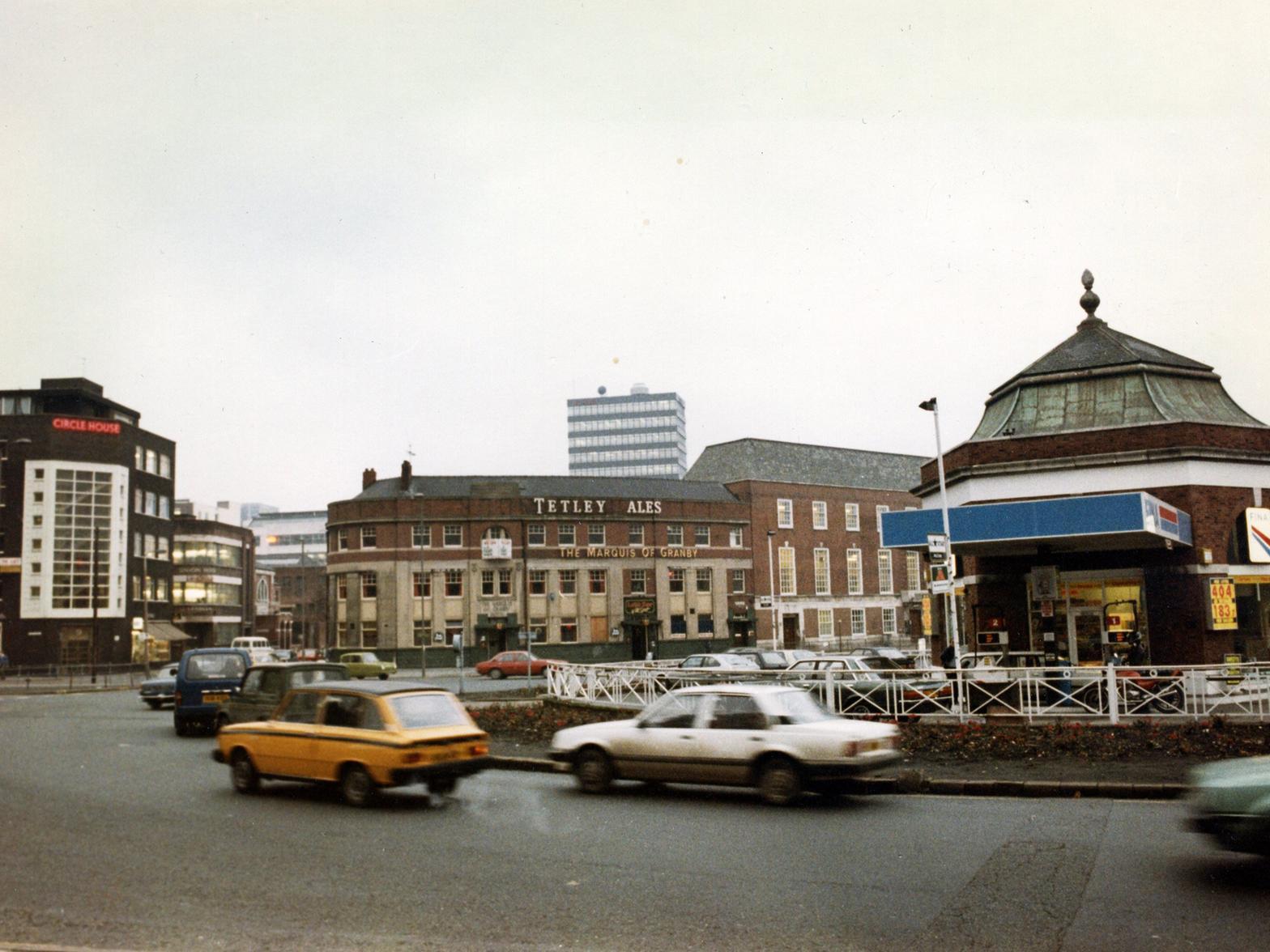 These photos turn back the clock to showcase life in Leeds during the 1980s. 
