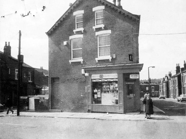 Alexandra Road in July 1980 showing an off-licence and tobacconist belonging to M.K. Patel. On the right is King's Avenue and on the left Back King's Avenue.