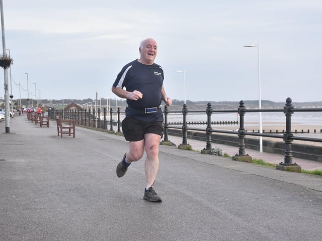 Bridlington Road Runners New Year's Day seafront race action
