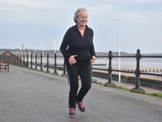 Bridlington Road Runners New Year's Day seafront race action