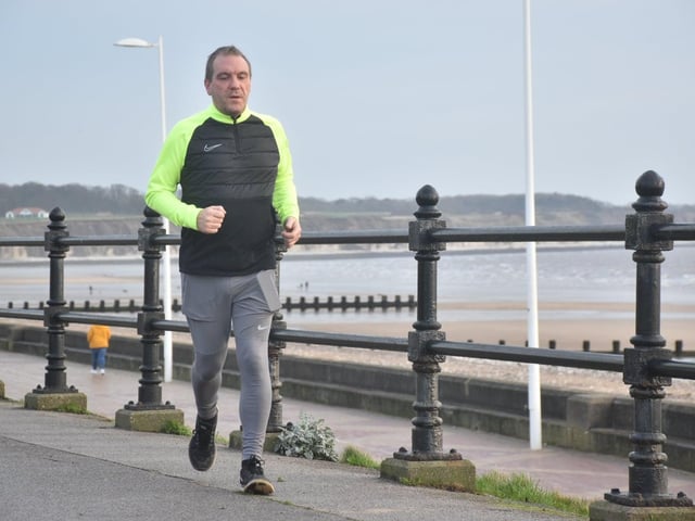 Bridlington Road Runners New Year's Day seafront race action