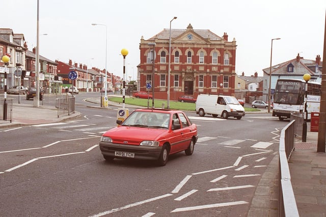 Central Drive at the junction with Grasmere Road, 1998