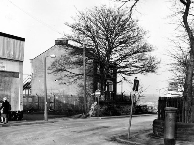 Back Lane from the junction with Stanningley Road in February 1983.