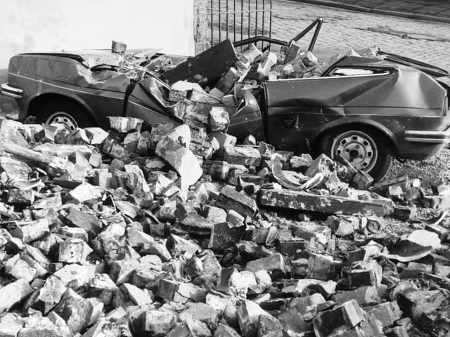It proved a bad day for this motorist parked at Hanover Square in Leeds city centre in January 1983.