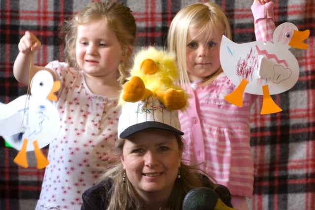 Artist Kate Eggleston-Wirtz with Olivia Saxon, three and Rebecca Procter, three, from Rainbow Pre-School in Garstang during the workshop as part of Bowland Arts Festival
