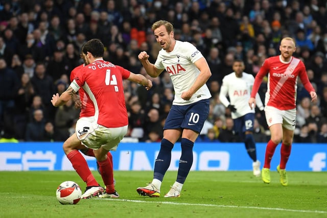 Harry Kane settles matters with Tottenham's third goal