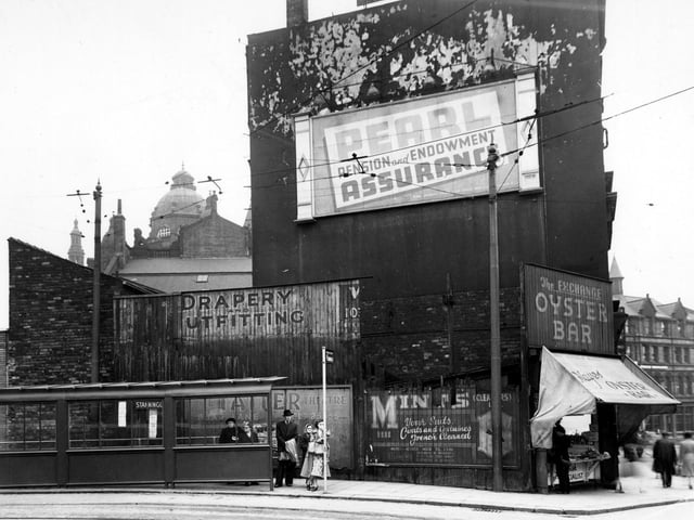 Enjoy these photo memories showcasing life in Leeds city centre during the 1940s. PIC: Leeds Libraries, www.leodis.net