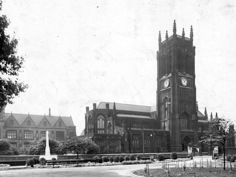 Leeds Parish Church in July 1948.