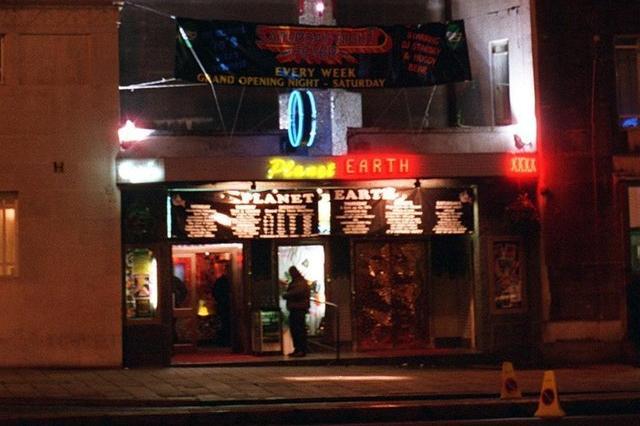 Remember trying to stay on your feet on the revolving dance floor at Planet Earth in City Square ?
