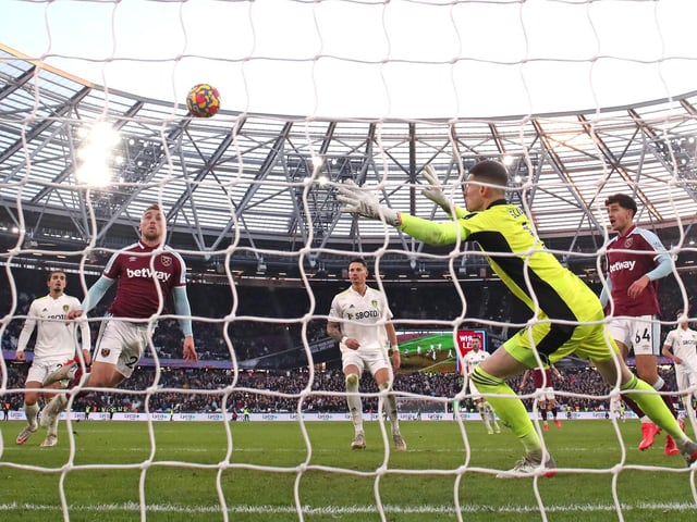 Jarrod Bowen chests the ball well over the bar from close range, passing up a great chance to equalise for West Ham in injury time.