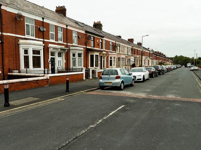 Frenchwood & Fishwick had 1,293.9 Covid-19 cases per 100,000 people in the latest week, a fall of 21.6%.