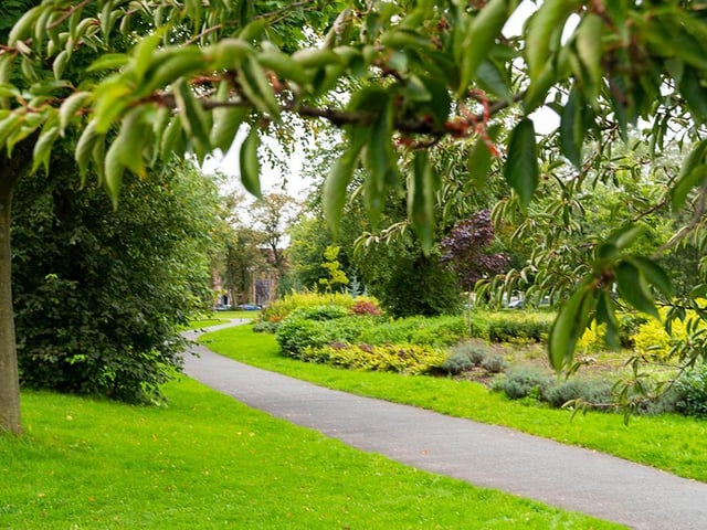 Moor Park had 1,139.2 Covid-19 cases per 100,000 people in the latest week, a fall of 44.1%.